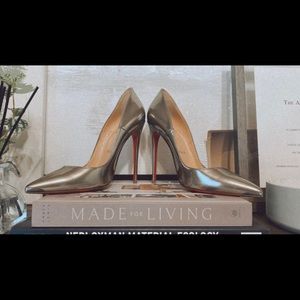 Christian Louboutin Size 37 Champagne Gold Heels